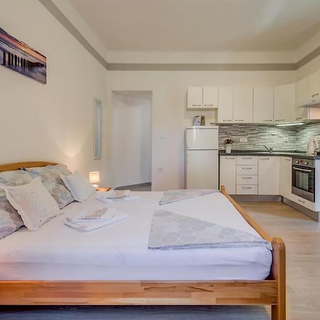 Apartamento Petite Split Exterior foto