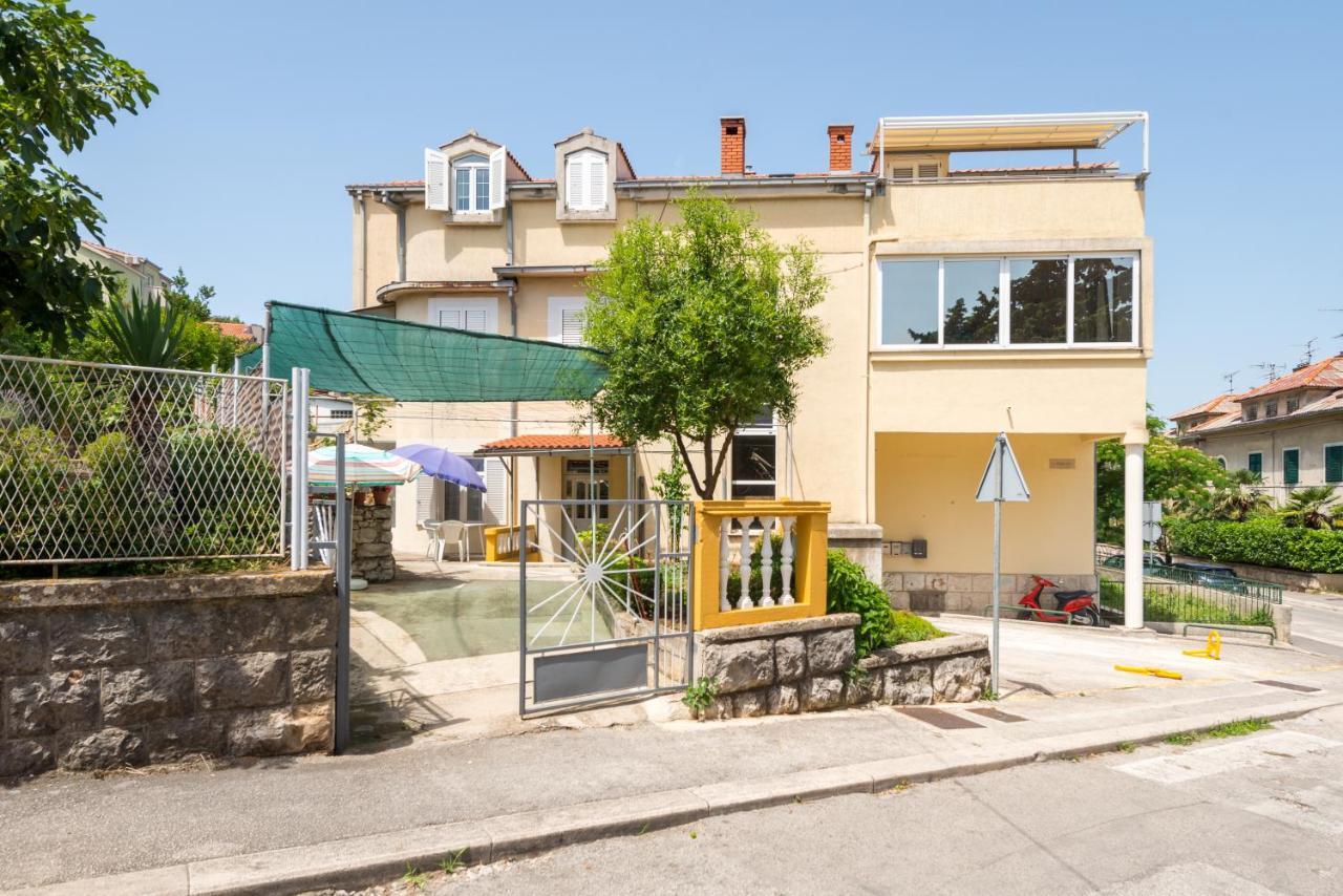 Apartamento Petite Split Exterior foto